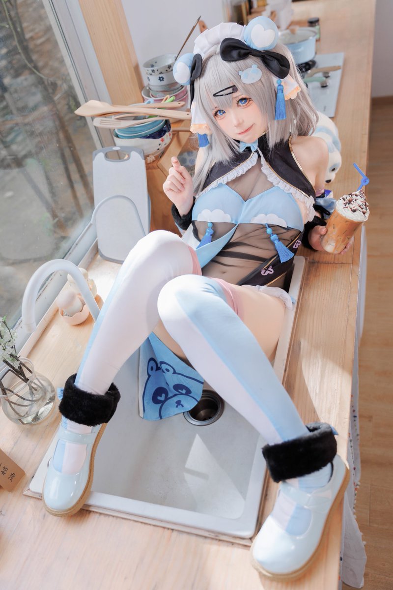 _Sakura_FF's tweet photo. 「コーヒーを一杯いかがですか？」

「ブルーパンダコーヒー」1/6スケールフィギュアがついに登場✨✨✨

メーカー：HOTVENUS(@hotvenus_toy)
原画：へんりいだ(@HenreaderH_)
#HOTVENUS   #cospaly #ブルーパンダコーヒー #へんりいだ https://t.co/eaaxNc9CWh