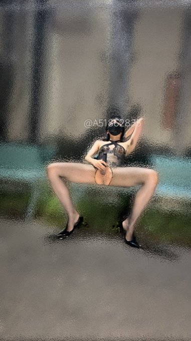 1 pic. ???????
?????????????????????????
In a park at midnight?
https://t.co/ihz7N7sR54
https://t.co/7kAgJmIN38
https://t
