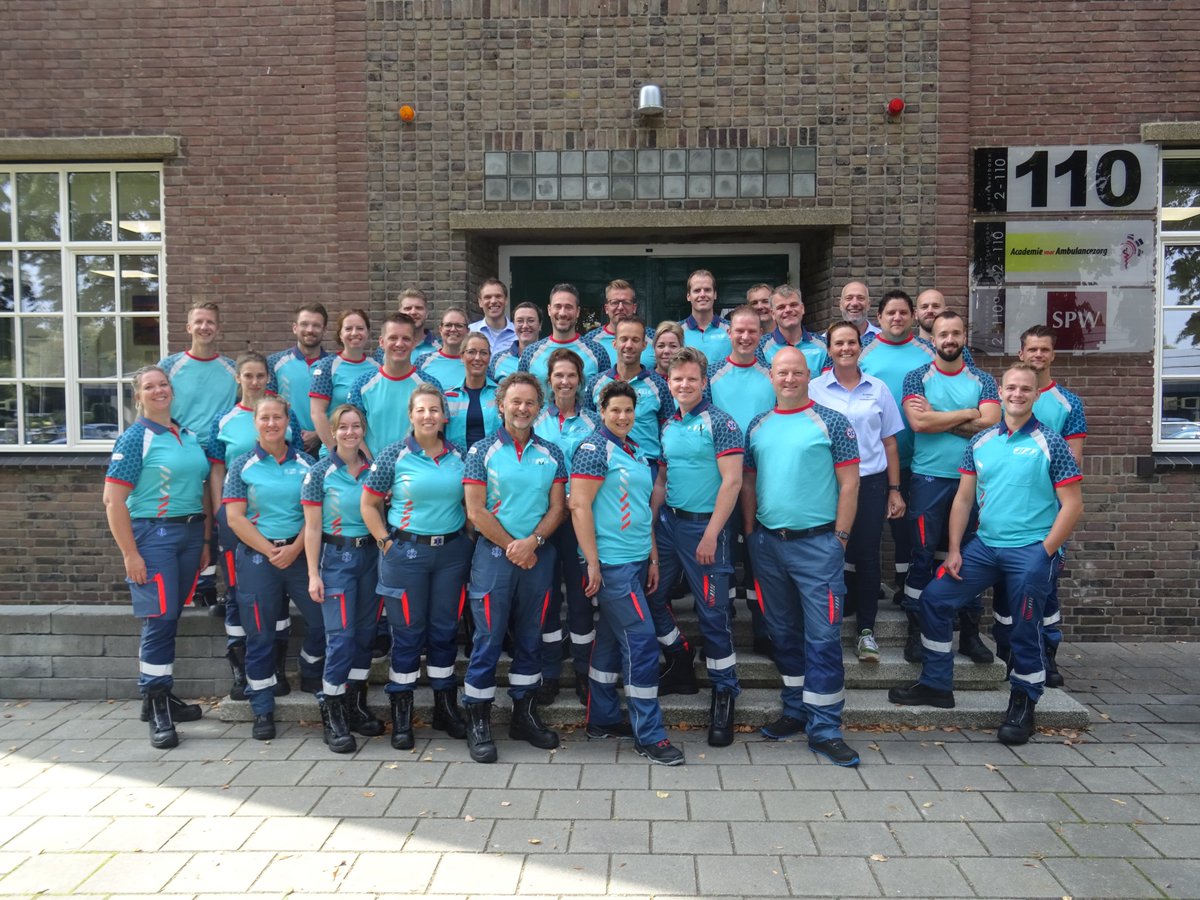 Een warm welkom aan deze nieuwe groep professionals in opleiding die deze week begonnen zijn aan de opleiding tot opleiding tot ambulanceverpleegkundige en de opleiding tot ambulancechauffeur.

Heel veel succes en leerplezier gewenst allemaal!
#opleiden #ontwikkelen #dmvda #leren