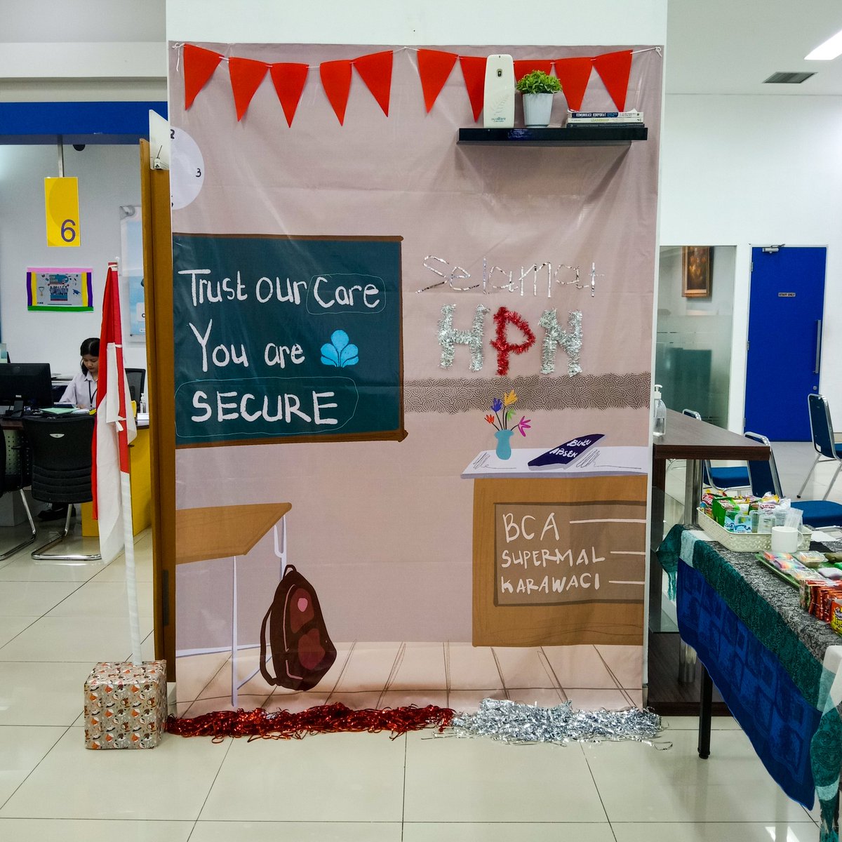 fikaaale's tweet image. Kalo ini yang ukurannya 2m x 1,7m. Temanya sekolah ada jajanan warungnya, hehe