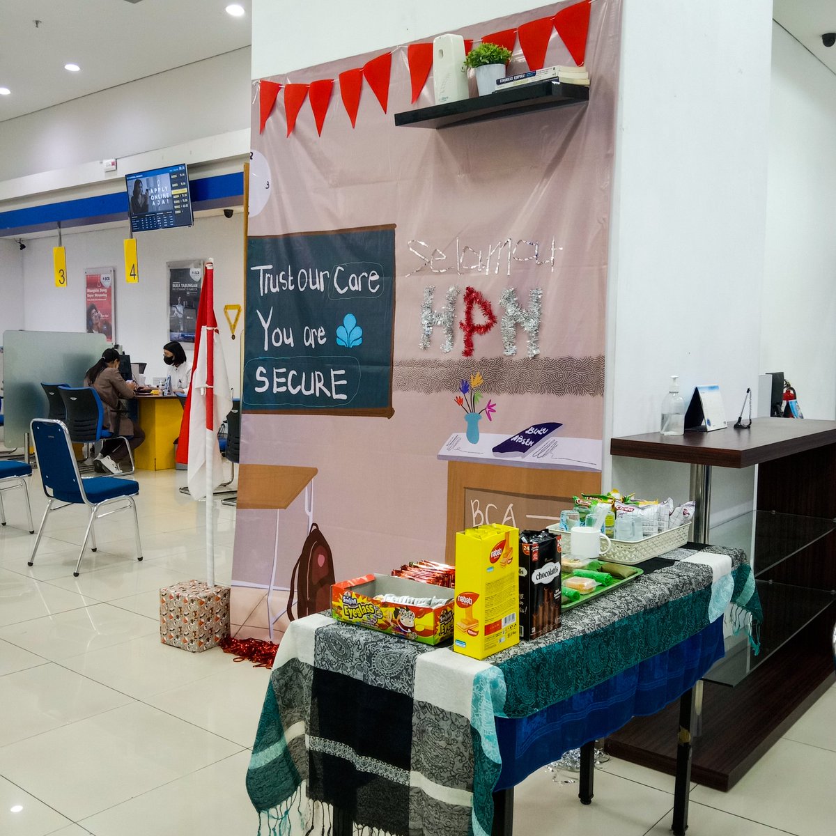 fikaaale's tweet image. Kalo ini yang ukurannya 2m x 1,7m. Temanya sekolah ada jajanan warungnya, hehe