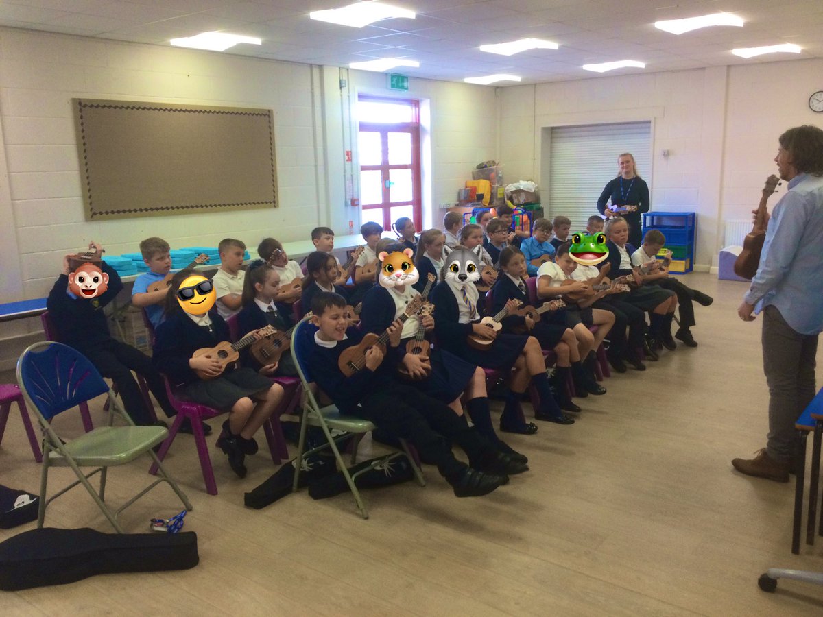 NorthcoteSch's tweet image. Our first ukulele lesson was brilliant. Well done class 11 #ukecandoit #primarymusic