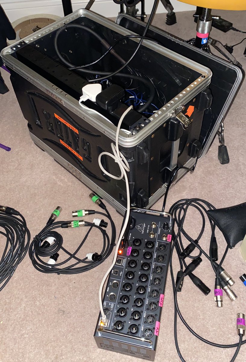 Prepping for these last couple gigs. Anyone know how to use a soldering iron? 🥴