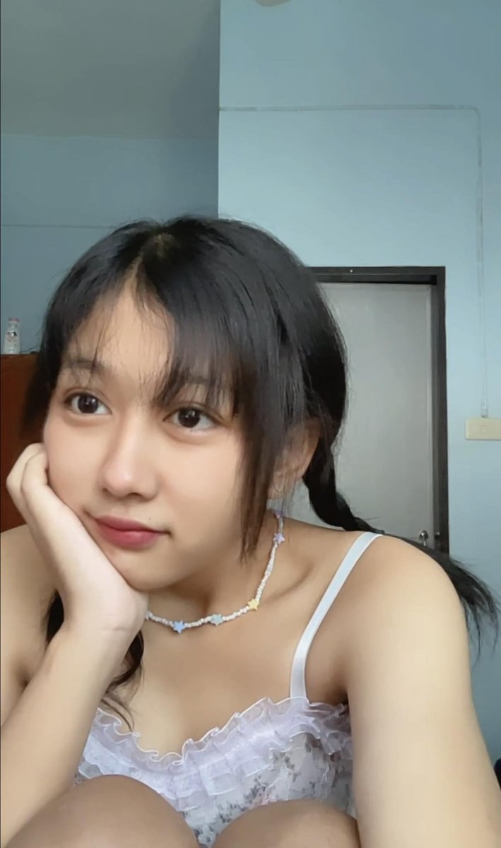 POPAI47's tweet image. 04มีหมา2ตัว เป็นแจมรึนโน่เวน ชอบกินกะเต๋วชอบเที่ยวแต่ไม่มีตังค์อื้ม  วันๆทำแต่งานกับเรียนจะเอาเวลาที่ไหนไปนอกใจเทอจริงมั้ย คอลได้พิมม์ได้ไม่ติด😻💐