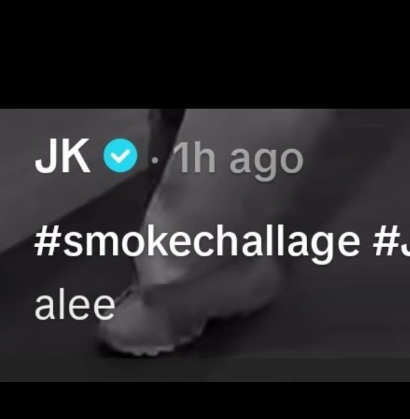 aleecee7's tweet photo. BTS never leaving a chance to reveal Jungkook and my relationship 🥺🥺 #dinook https://t.co/lniMn9wbDY