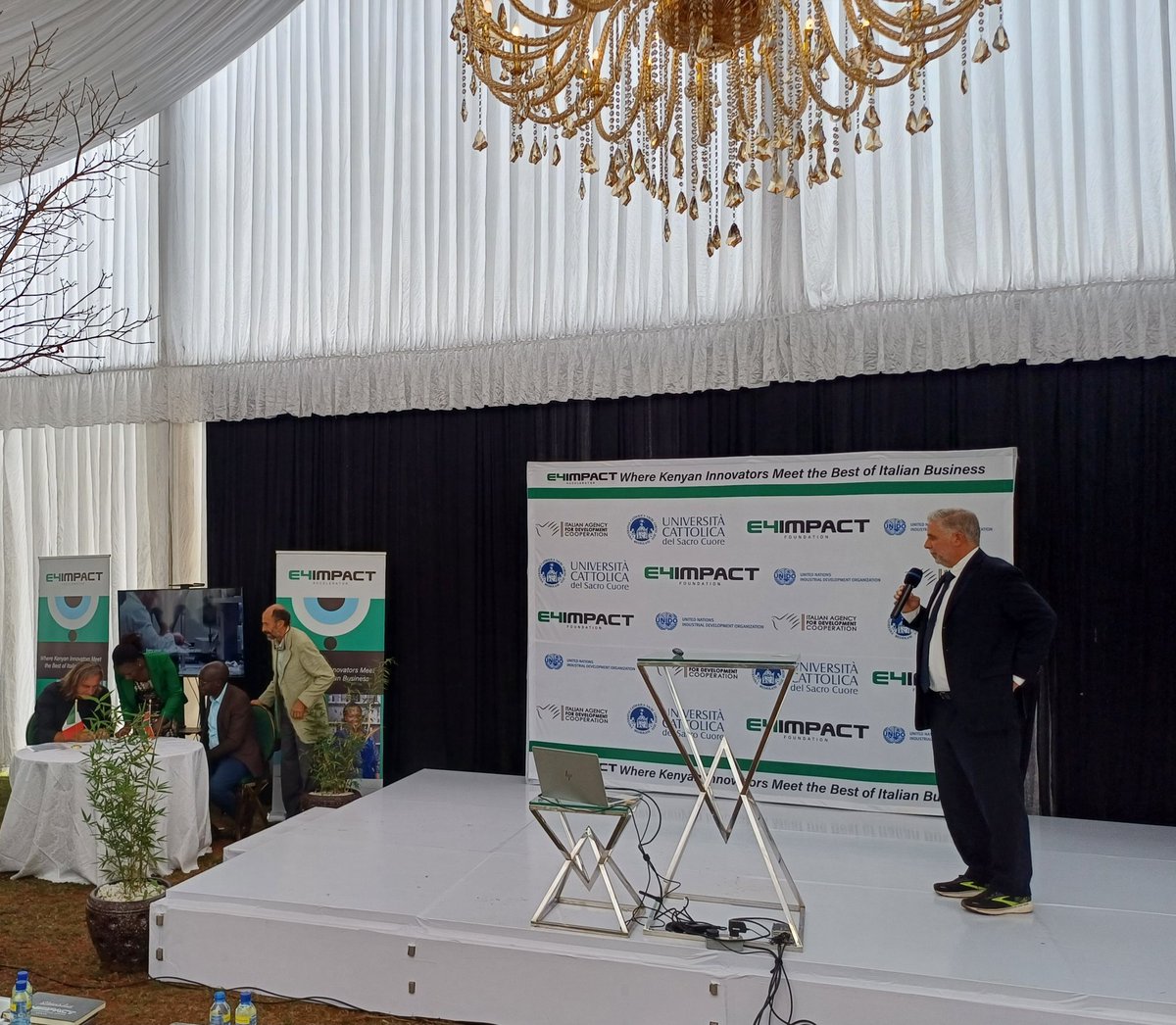 E4ICenterKenya's tweet image. Witnessing a special moment; the signing of a #JointVenture between @Pureplanetkenya - a Kenyan SME and an alumnus of the #E4ImpactAccelerator, and #Montello SpA - Italy’s premier recycling powerhouse. This marked the birth of #PurraTerraRecycling

#MarketLinkages @ItalyinKenya