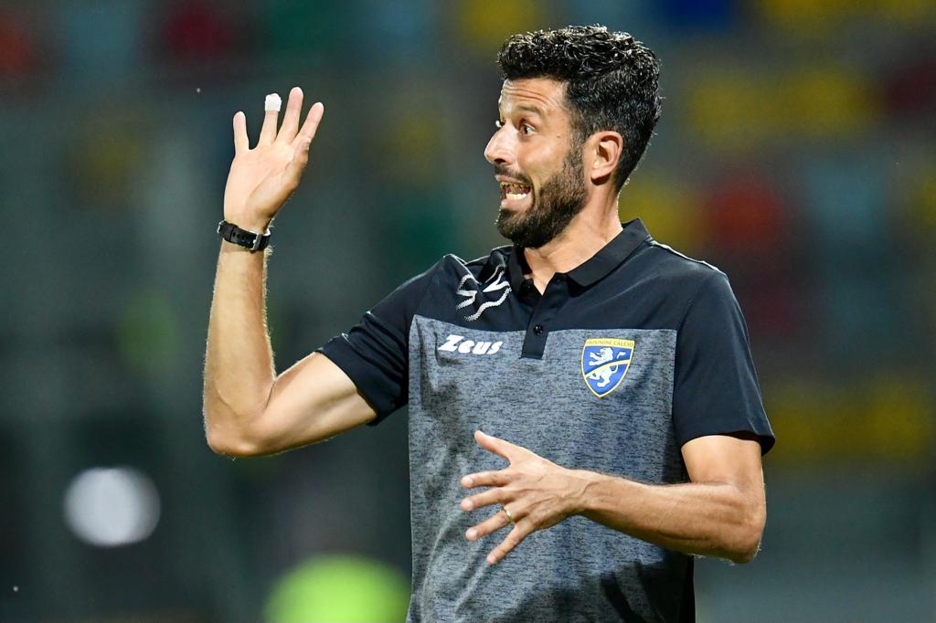 JorisCrolbois's tweet photo. [THREAD] Analyse du style de Fabio Grosso, le nouvel entraîneur de l’OL 🇮🇹 

Jeu de possession, liberté de positionnement et style offensif, Grosso a des idées modernes.

La bonne idée pour retrouver une forte identité ? 🔴🔵 https://t.co/gQWOWiTj0y