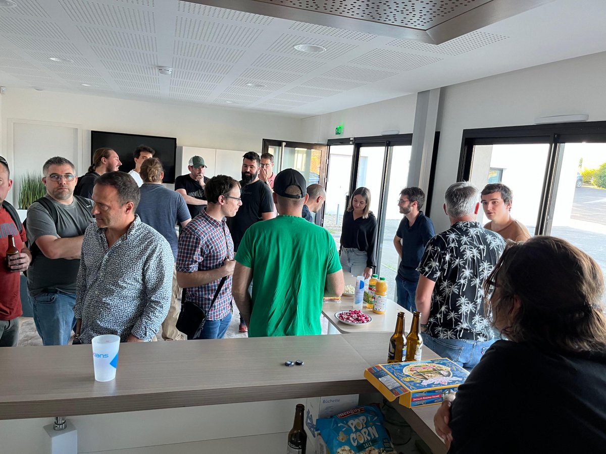 cncflorient's tweet photo. ⛵✨ Merci ! ✨⛵

✨Merci✨ aux participants d'avoir pu être présent lors de ce Premier évènement !
Le premier meetup #CNCFLorient a été un succès grâce à vous ! 🙏⛵

Nous avons hâte de vous retrouver lors d'une prochaine date !🚀

Restez à l'affût ! 🤩
https://t.co/STBxJlP0qx https://t.co/TzX9ZCpg9F