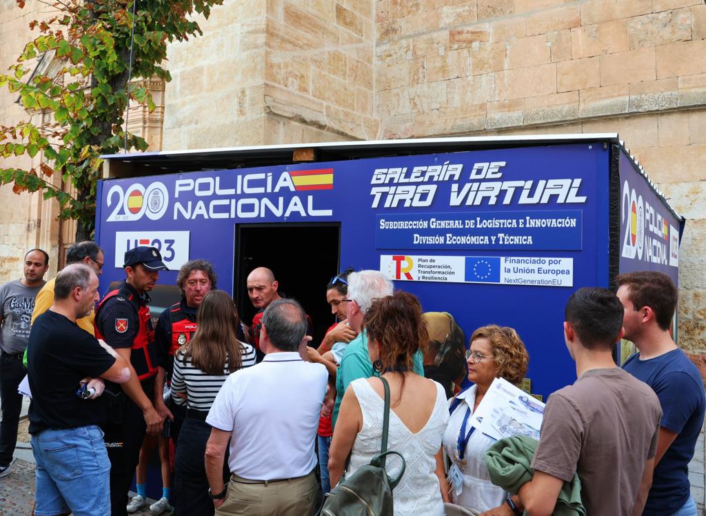 Estamos en #Salamanca para celebrar el Día de la @policia 

Allí podrás disfrutar de nuestra exposición que cuenta hasta con una Galería de Tiro Virtual

#FondosEuropeos #NexTGenerationUE #PRTR