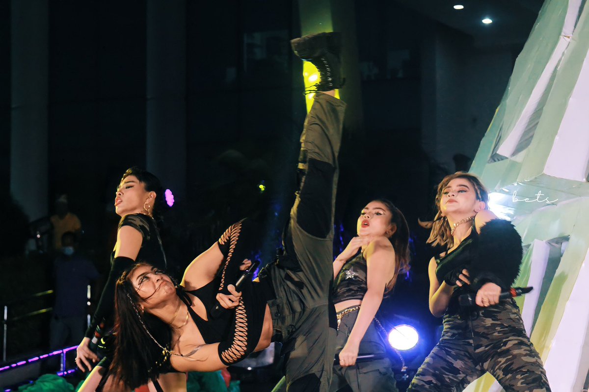 BANG Dance break without this???😭😭😭

ctto.