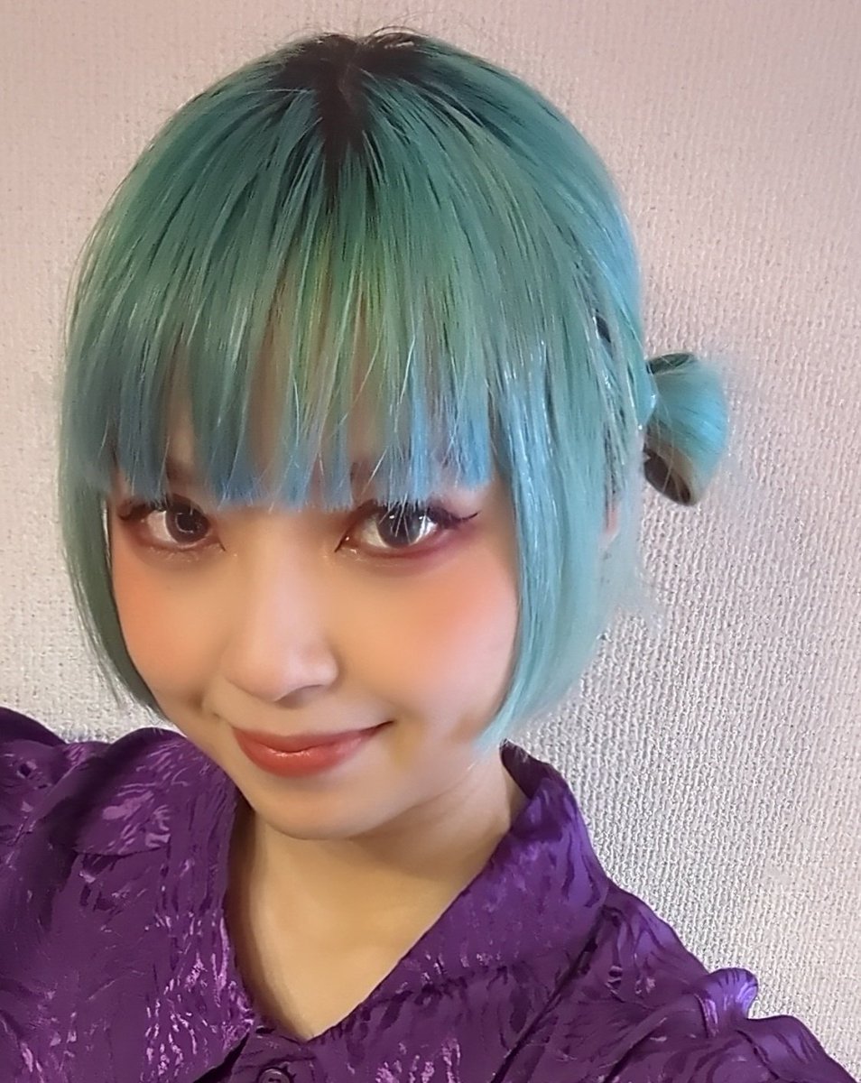 2_chiugiu's tweet photo. 前回のカラーバターから��月がたちました！
黄ばみがやや目立ち始めたので今回は応急処置のムラサキシャンプーとブルーシャンプーでケア！
元々緑っぽかったものがブルー化して黄ばみも上手く抑えられました！そして何よりトゥルトゥル☺️
 #エンシェールズ47 https://t.co/i5iG5KzIO1
