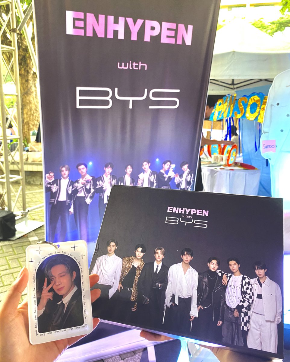 seulementlhs's tweet photo. i won a BYS X ENHYPEN kit today! 🥺🤍
#ENHYPEN #엔하이픈 @ENHYPEN @ENHYPEN_members #ENHYPENwithBYSPH #BYSPH #YOUPLAYYOU https://t.co/fhlGiMN6CD