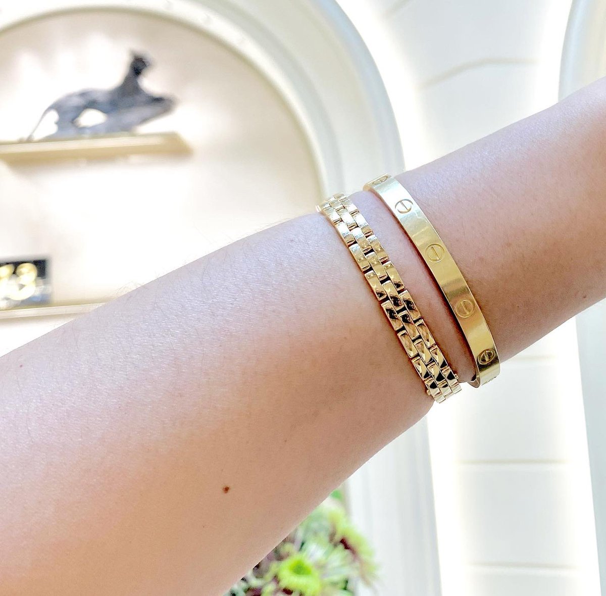 HaSangBeg's tweet photo. A very special edition of Parisian breakfast at nowhere but : #Cartier, #Vendôme 75001 ; Today is 5th anniversary of what I signed for. A complete new adventure. I have changed my keys, my palettes, my tools, my families, my titles and my almost all since. #Paris https://t.co/g670kZvmJb