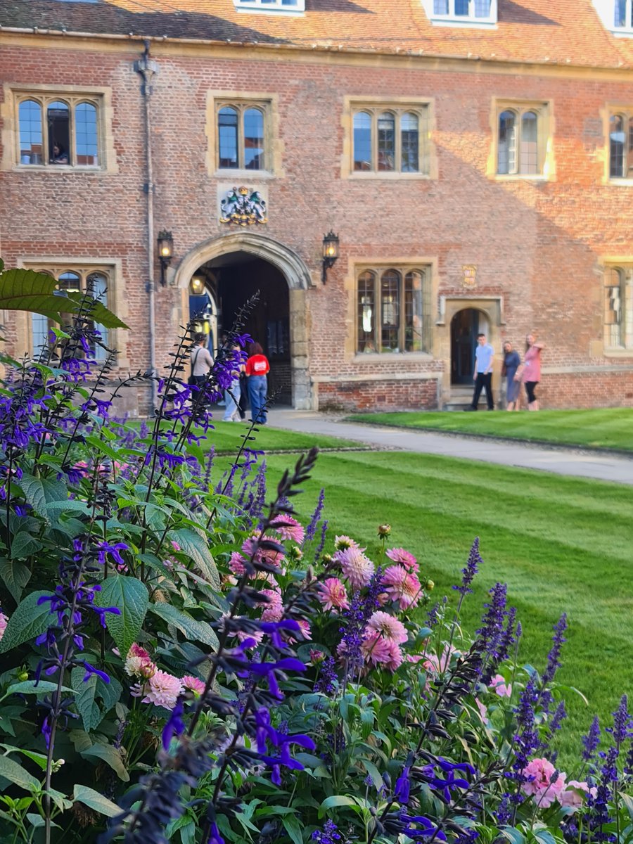 magdalenealumni's tweet photo. We are open today for #CambridgeOpenDays. No need to book, just drop in and visit us on Magdalene Street. Our amazing students and admissions team are here to answer all your Cambridge questions and show you around Magdalene. #ApplyingtoCambridge https://t.co/JVTnRvno5M