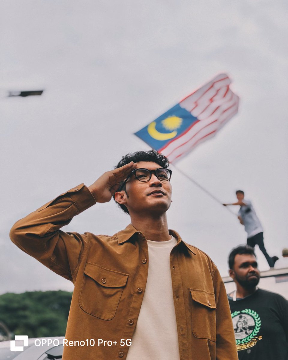 OPPOMalaysia's tweet photo. We go beyond capturing ordinary moments; we beautifully capture the distinctiveness of Malaysians coming together as one. โจ
Happy Malaysia Day! ๐ฒ๐พ
#OPPO66PotretMalaysia #ThePortraitExpert #TeamPortraitExpert https://t.co/X5r3YH0VBH