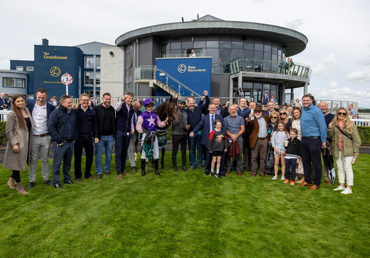 King Cuan flew home to land the spoils in the €100,000 <a href="/Goffs1866/">Goffs</a> Sportsman's Challenge <a href="/NaasRacecourse/">Naas Racecourse</a> for <a href="/paddytwomey/">Paddy</a> &amp; @wjlee24786🏆👑

What an exciting prospect for the Red Lily Racing Syndicate 👏

#FeedYourDesireToWin