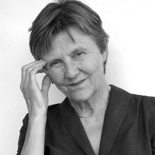 I’m voting YES because it’s the only decent thing to do. What used to be ‘the whispering in our hearts” is now a roar that we can no longer pretend not to hear! - HELEN GARNER #WritersForTheVoice