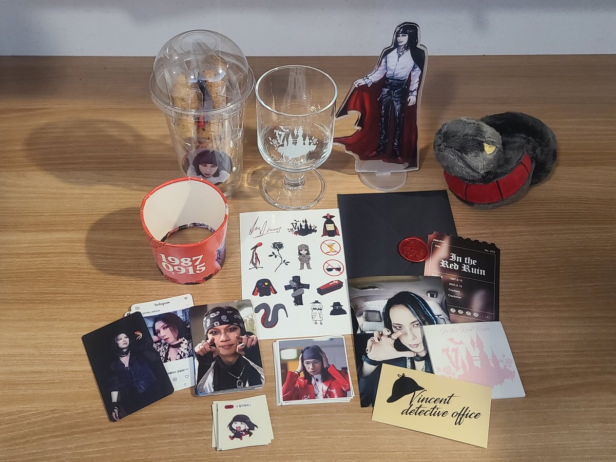 Beere915's tweet photo. #크랙샷_트친소
렛츠락 때 크랙샷 보고 입덕해서 고양 콘서트 예매하고 비니 생일카페도 다녀온 뉴비입니다! 최애는 비니예요🫶 https://t.co/dAqxlce4XZ