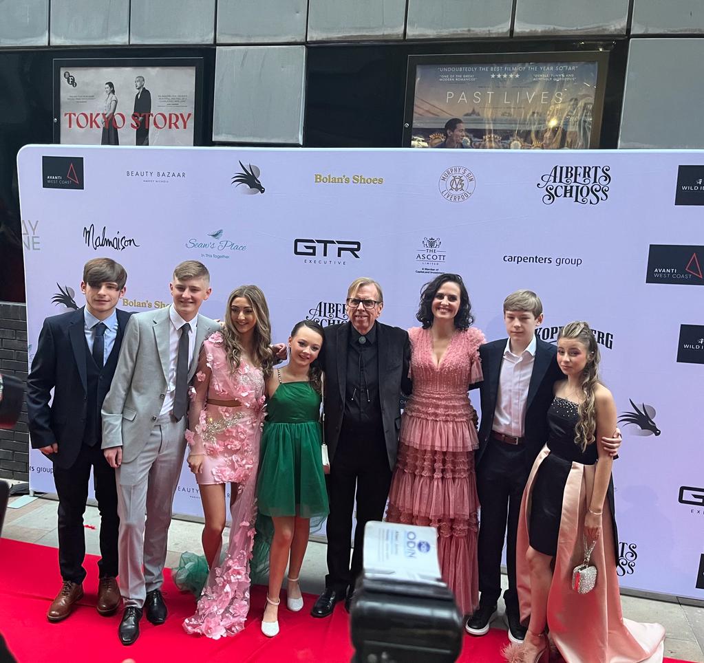 PDONNAHEY's tweet photo. What an amazing night we had last night at the premier of Bolan shoes @buffalo_dragon you have done amazing @LitherlandHigh thank you for all your suport your have gave Alfie https://t.co/pK9Ge95Vlu