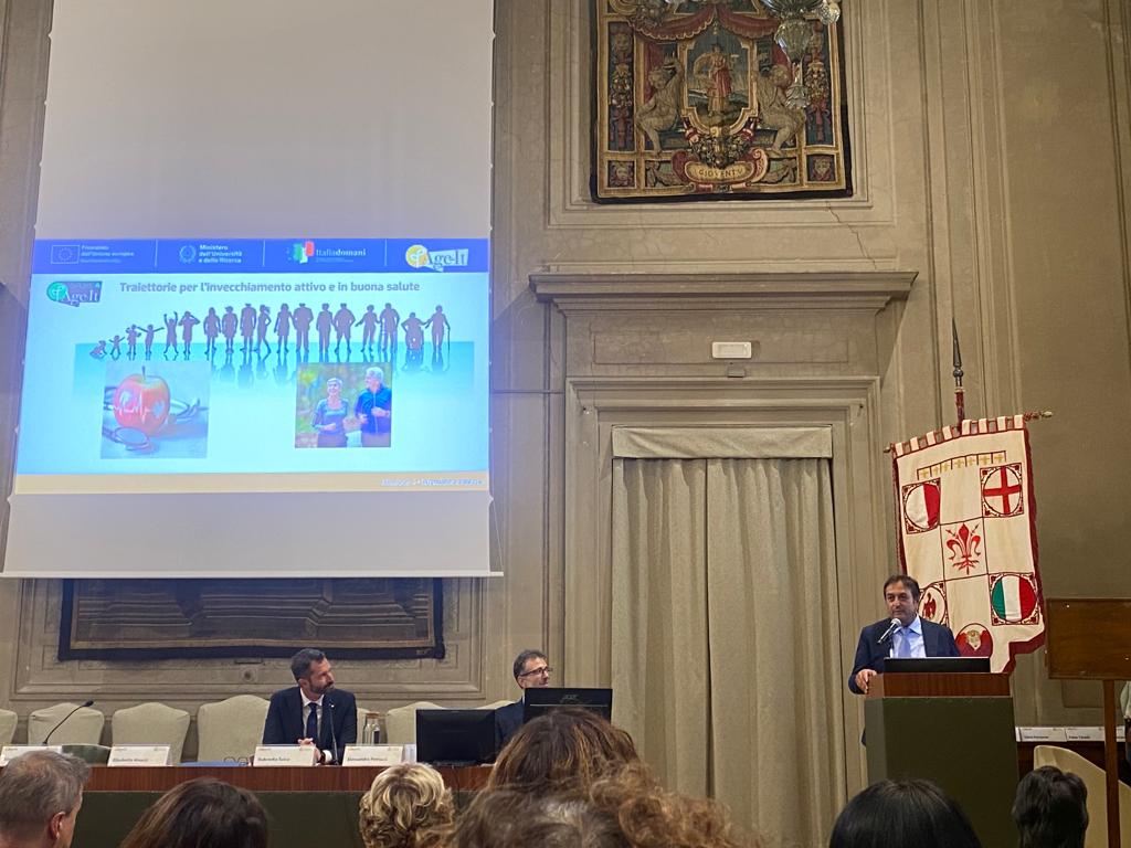 EIPAHA_Campania's tweet photo. Guido Iaccarino introducing Age-IT Spoke 4 on Ageing trajectories @dantas_carina @illario3 @guiaccar @johnfarrell310 @sbirov
#ageit #ageing #activeageing #AHA https://t.co/of4CyqMZ42