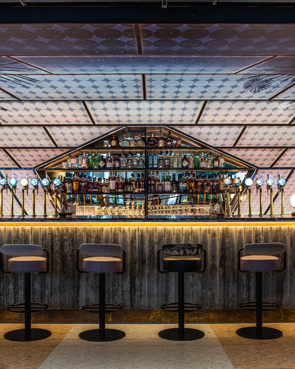 Paradise Green looking fabulous on a recent visit #bardesign #barcounter  #restaurant #restaurantdesign #London #londonbar #londonrestaurant