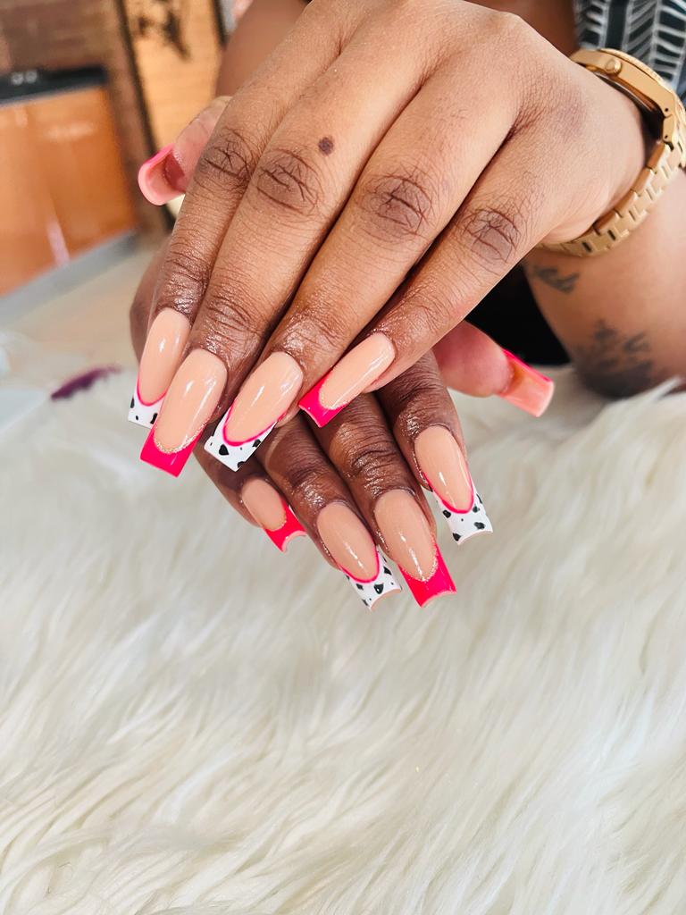 NomaMbola's tweet image. If you're looking for a good nail tech look no further,I am based in Dorandia, Pretoria North. Whatsapp 0729316130 to make a booking. #BoksNeedsYou | Lerato Mvelase #GirlTalkZa #GirlTalk