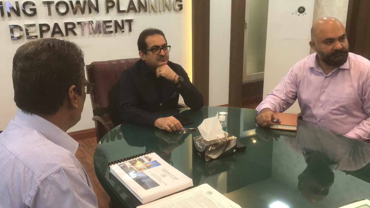 SindLg's tweet photo. Additional Chief Secretary LG,HTP Sindh Manzoor Ali Shaikh chairing the meeting on Mega Projects of Karachi. ACS LG directed the officials to expedite the pace of development works and keep transparency as top most priority. #ACSLGSindh https://t.co/2NHsDUskTa