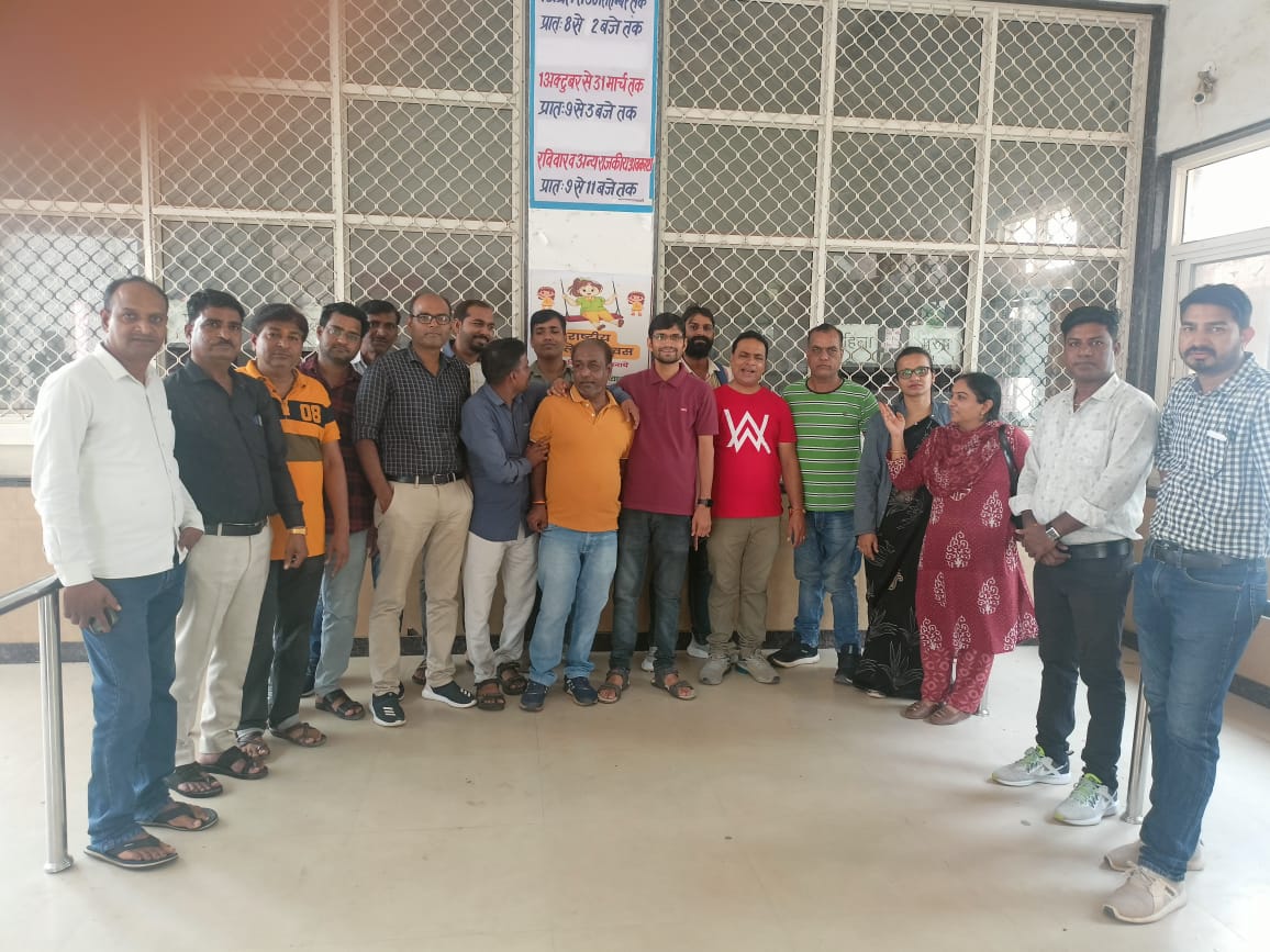 दिनोदिन बढ़ता रोगी भार... 
हर साल बढ़ती दवाइयों की संख्या....
फार्मासिस्ट भर्ती शीघ्र पूरी करो।
🙏
#11वर्षो_की_लंबित_मांगे
#मांगते_मांगते_थक_गए 
<a href="/ashokgehlot51/">Ashok Gehlot</a> 
<a href="/_lokeshsharma/">Lokesh Sharma</a> 
<a href="/plmeenaINC/">Parsadi Lal Meena</a> 
<a href="/artizzzz/">Arti Dogra</a>