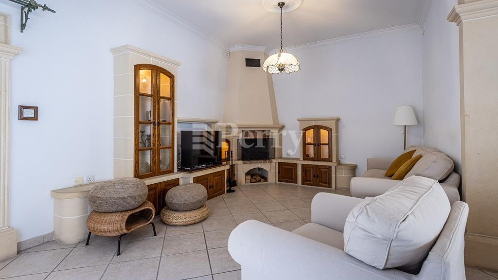 ★ PROPERTY ALERT  ★
• For Sale | San Gwann | Villa | €1,325,000
• More info > bit.ly/3EF94UL
• Property Ref: SV600207

Contact our team for info &amp; viewings:
T: (+356) 2131 0800 / 0088
E: perry@perry.com.mt

#Malta #realestatemarket