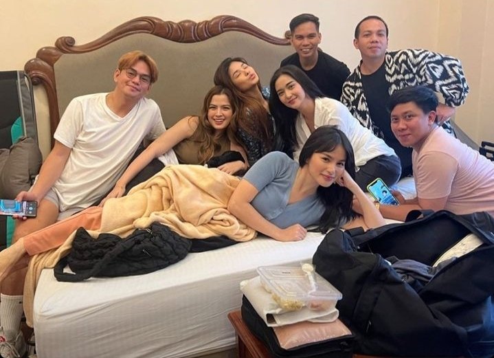 'The veterans of #PiraPirasongParaiso 😝'

📸:alexailacad IGS

🔗:instagram.com/stories/alexai…

#CharlieDizon #LoisaAndalio #ElisseJoson #AlexaIlacad