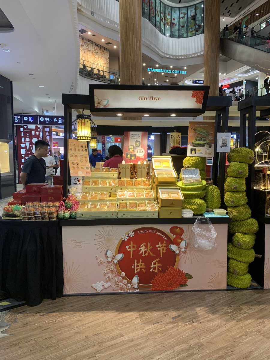 ChengYi_TiAmo's tweet photo. So I bought it ๐๐
#WhiteRabbitCandy
#MoonCake
#SouthWindKnows
#ChengYi https://t.co/kfZsIzdVs8