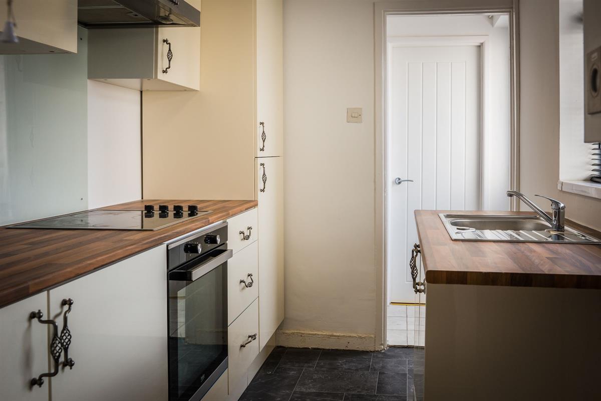 SmartLettings2's tweet image. New to market - 3 Bed Terraced House, Gilfach Cynon, Merthyr Tydfil, £750pcm. View details: smart-lettings.co.uk/propertydet.as…