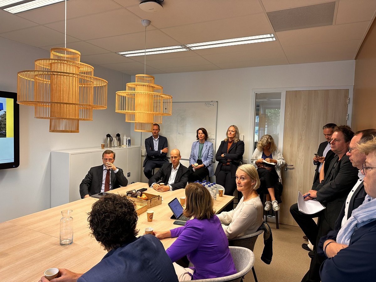 Vandaag was de commissie voor #IenW op werkbezoek in Meppel om te praten  over de ‘flessenhals’ op het spoor tussen Zwolle en Meppel. #spoor 
Met dank aan ProRail voor de organisatie.