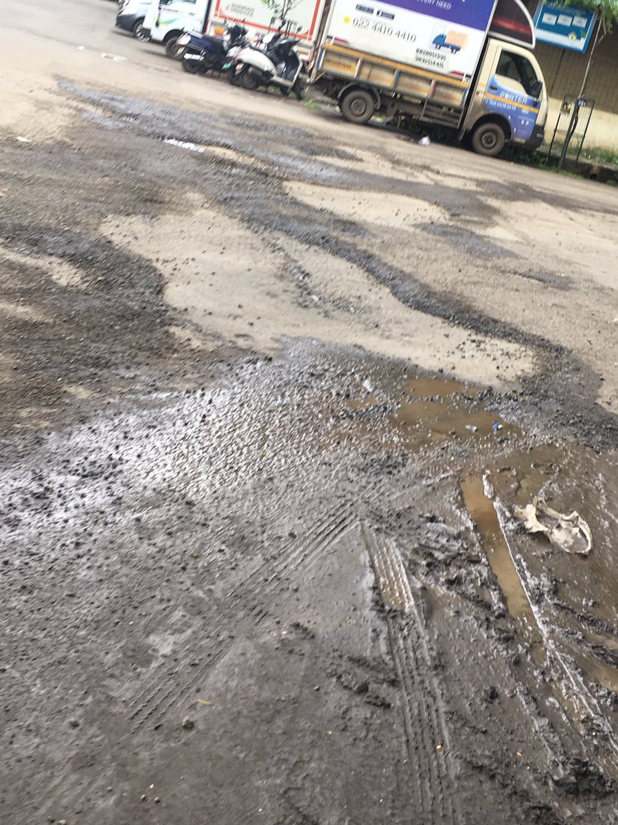 This is near SBI bank/Radha Hospital Vinay Nagar Mira Road,When will you improve the roads,Entire mira road is turning out to be pothole roads.Repair it asap.@BhaindarMira @sanjay_s_katkar #mirabhaindar #miraroad @Mirabhytweets @mymirabhy @MiraBhyUpdates