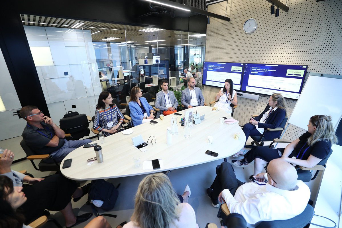 שמחתי לשתף תובנותיי בפאנל של SNC לרגל ארוע ציון שלוש שנים להסכמי אברהם. 🇧🇭🤝🇮🇱 הסכמים היסטוריים אלו פתחו את הדרך לשיתוף פעולה ושלום אזוריים. מחכה בשקיקה להמשך ההתקדמות והשגשוג במזרח התיכון. #הסכמי_אברהם #שלום_במזרח_התיכון