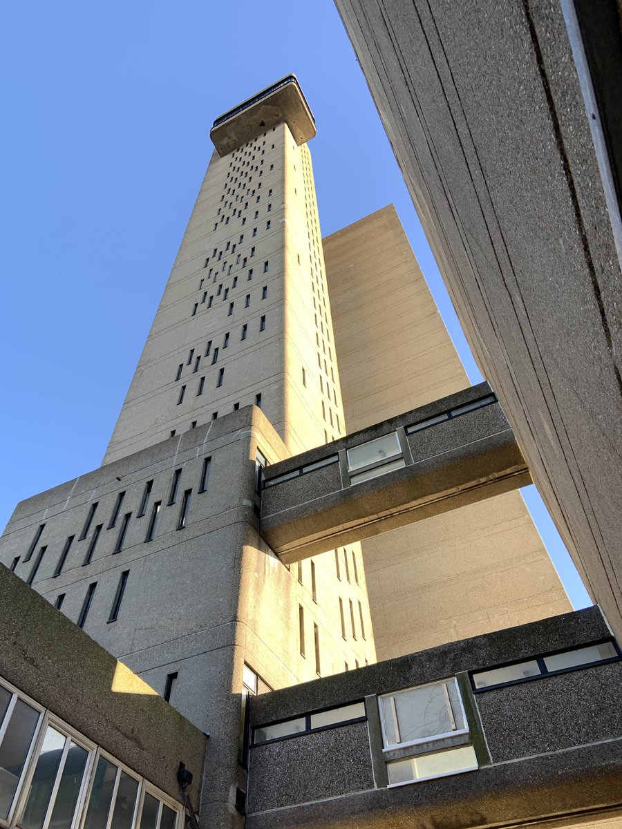 mod_in_metro's tweet image. Trellick Tower, North Kensington

1969-73

Erno Goldfinger

modernism-in-metroland.co.uk/trellick-tower…