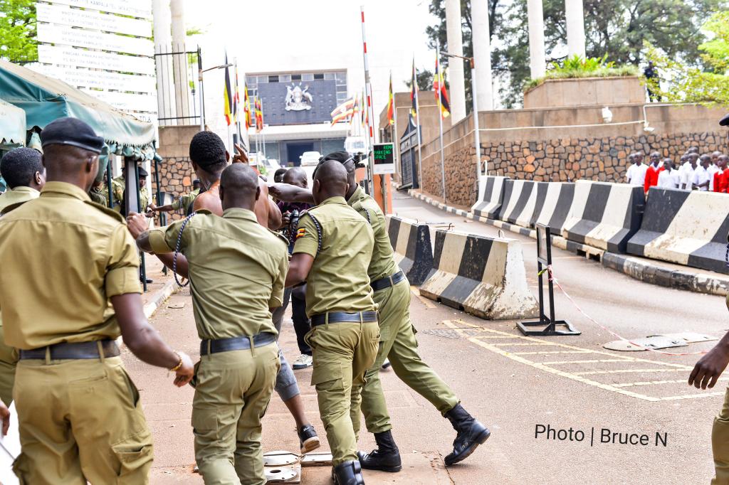 Greenmedia01's tweet photo. Police has arrested four student climate activists as they protested the construction of The East African oil crude pipeline. The civic space continue to shrink for climate activists in Uganda. They want to force the fossil fuel projects through people's necks. https://t.co/o8BVRuiRCO