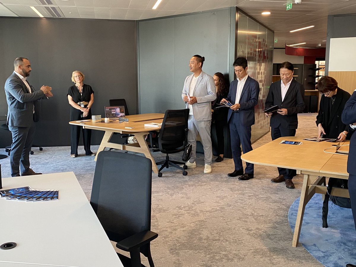 Présentation en cours !
☺️ Holiseum est fier de présenter ses toutes dernières innovations à une délégation japonaise au <a href="/CampusCyberFr/">Campus Cyber</a> 

🙏 Merci à <a href="/Hexatrust/">HEXATRUST</a> pour cette opportunité !