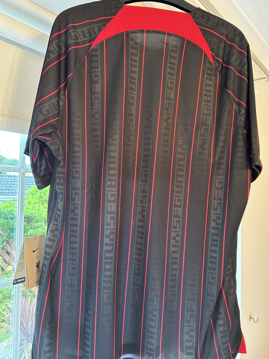 £70 takes this Lebron collaboration with LFC from last season. 

BNWT - Size Large 

<a href="/shirt_x/">The Shirt X-change</a> 
<a href="/_FullKitWankers/">FKW</a> 
@ShirtSellerList