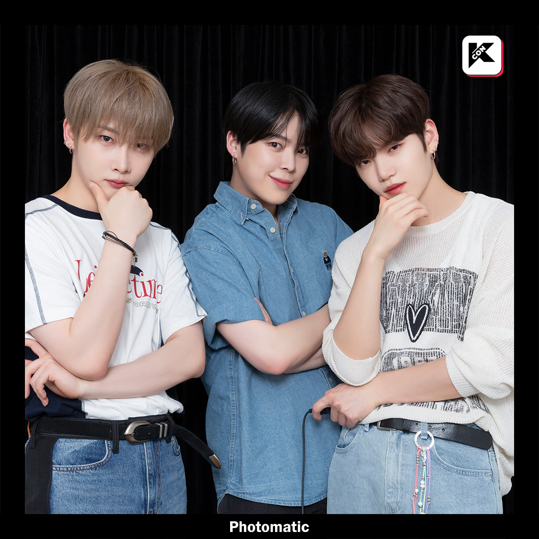 kconusa's tweet photo. [#KCONLA2023]  #VERIVERY Special Photo 📷
w/ @photomatic_official

It only took a few frames to relive our moment 😉
@the_verivery

Let's #KCON! https://t.co/0PjK2TLXE1