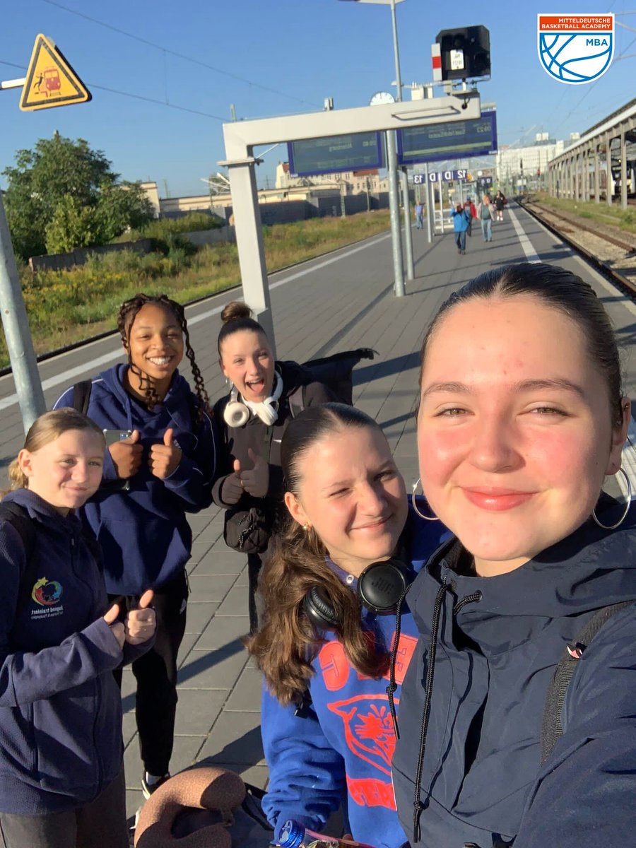 Auch die MBA-Talente Alicia Rosanke, Jenna Rosanke, Luna Mateew, Chinaza Ezeani und Elisabeth Böhlert sind dieses Wochenende auf Tour. Das Quintett vom BBC Halle ist Teil der Mitteldeutschen Auswahl, die  beim Landesverbandsturnier in Würzburg  antritt. 
#mba #basketball #mda