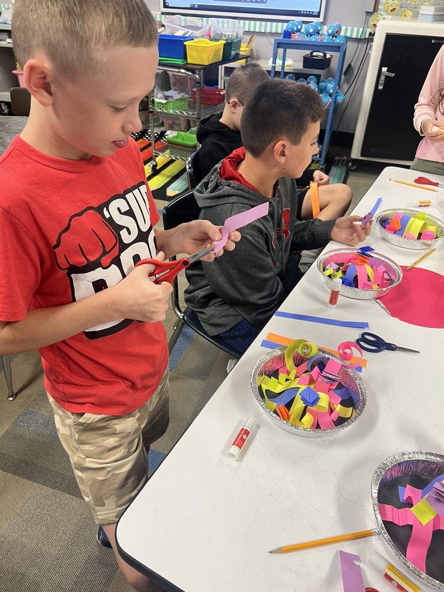 Celebrating #InternationalDotDay by decorating our dots in Project Extra. <a href="/peterhreynolds/">Peter H. Reynolds</a> <a href="/Mastrande_Oside/">Michelle Mastrande</a> <a href="/OsideSchool5/">OsideSchool5</a> <a href="/DrMChristiansen/">Matt Christiansen, Ed.D.</a>