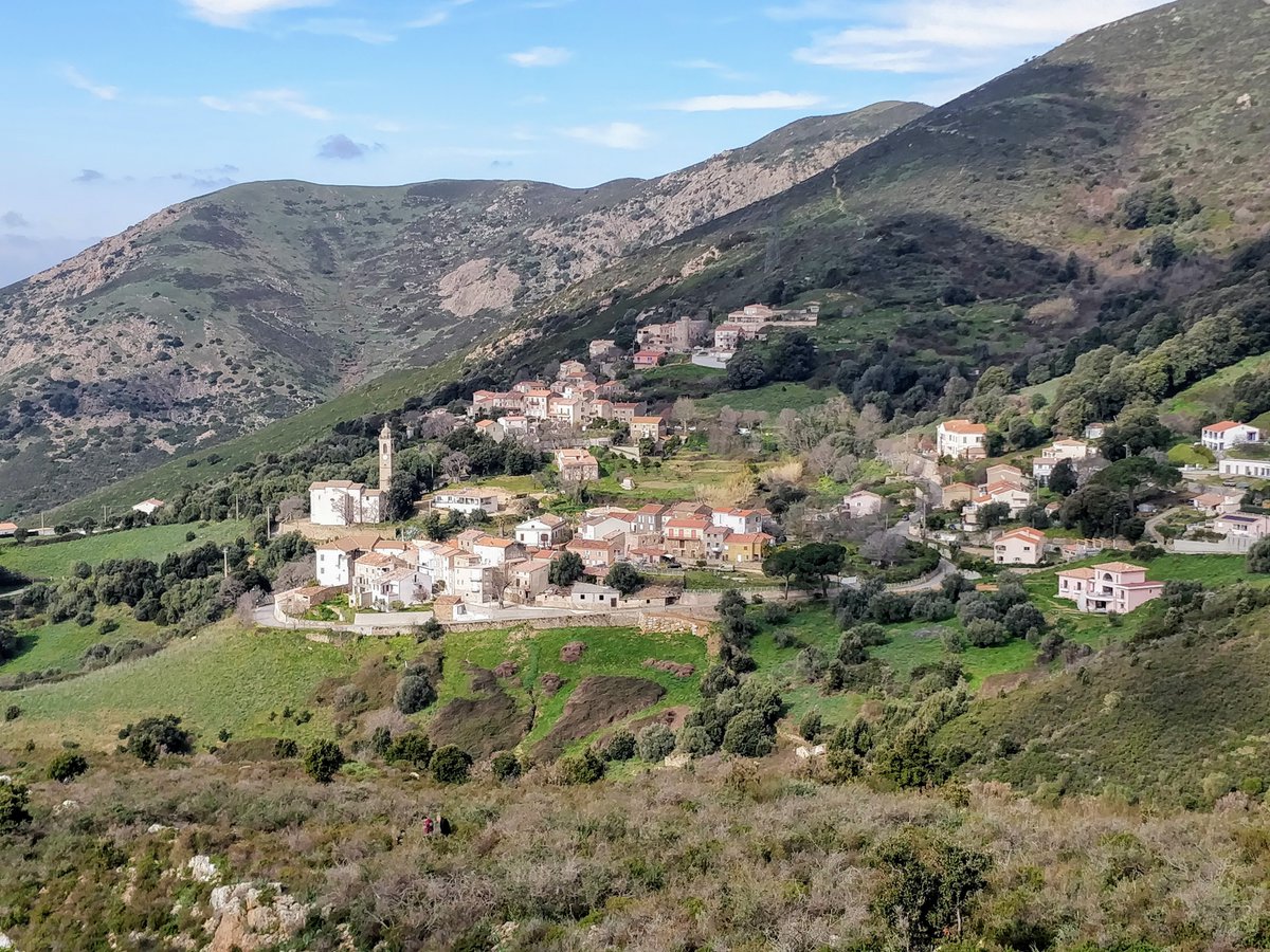 EIP_MaRetraite's tweet photo. 👉Côté culture et patrimoine, on en prend plein les yeux !
 🏡 Explorez les villages pittoresques d’Albitreccia à Corrano, 
⛪ Découvrez l'architecture méditerranéenne Corse et ses trésors culturels 👑 
🌸  Et imprégnez-vous de l'atmosphère authentique. 
#VillagesCorse" https://t.co/NVZEzh64TF