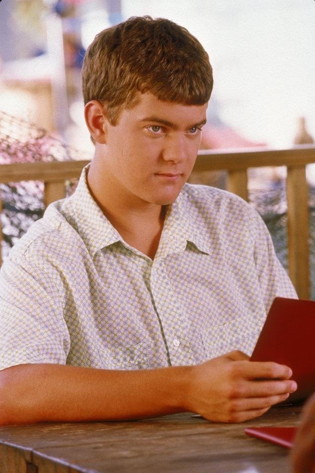 Pacey Friday Frenzy everyone! Let’s take this lovely end of week day to marvel at The Prince of Capeside’s various haircuts across the seasons. We’ll be back on Monday with a special episode until then enjoy the weekend pals! #DawsonsCreek #podcast