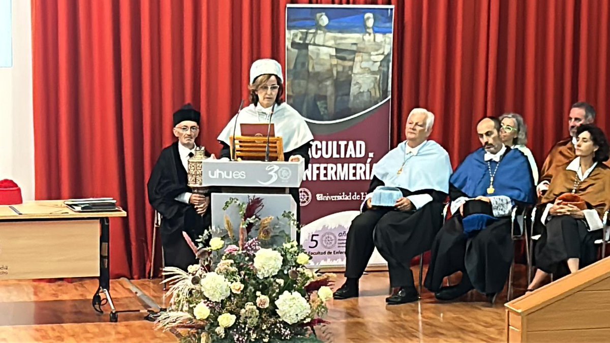 Hoy ha sido un día histórico para las enfermeras, <a href="/maytemoren/">Cuicienciadora</a> ha sido nombrada Doctora Honoris Causa por <a href="/UniHuelva/">Universidad de Huelva</a> en una ceremonia muy emotiva y solemne. Primera enfermera que recibe esta distinción por una universidad andaluza y la segunda enfermera española. Orgullo enfermero