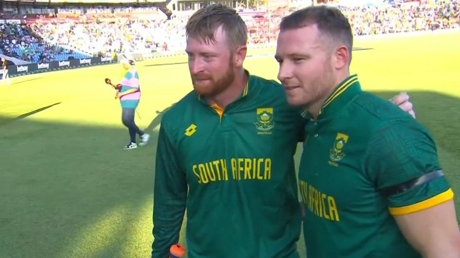 LawrenceBailey0's tweet photo. Runs 222*
Balls 94 
SR 209

Fastest double century partnership in ODI history 🔥

David Miller &amp; Heinrich Klaasen take a bow. Incredible 🔥🙌  

#CricketTwitter
#Klaasen #Miller #SAvsAUS https://t.co/MsWPGNM4GO