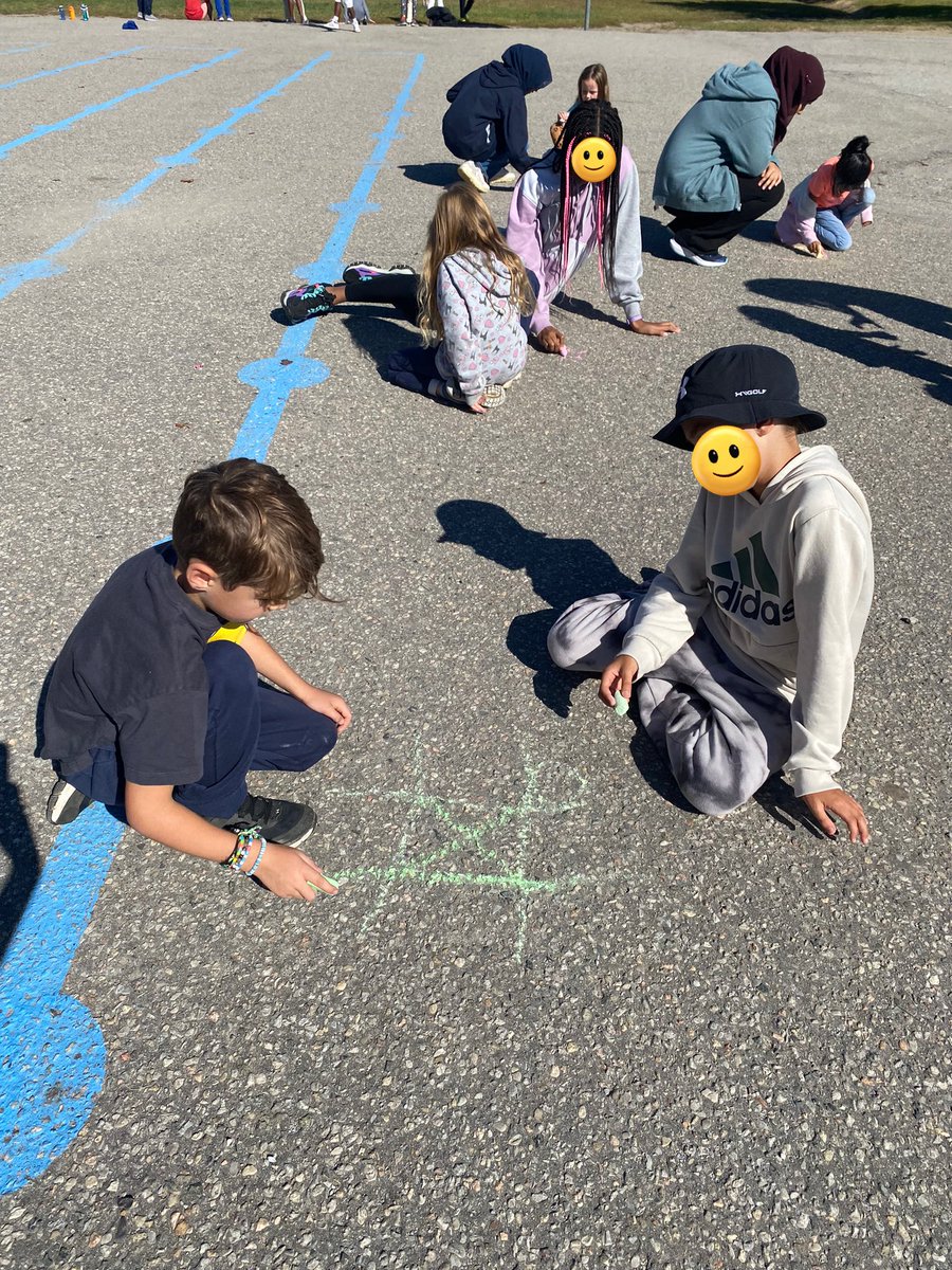msbowyer1's tweet photo. Outdoor fun with our reading buddies in the beautiful weather ☀️ @dunbar_ps https://t.co/u4bew3SXoL