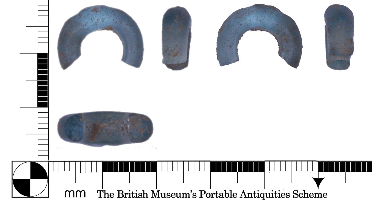 It's #FindsFriday!

Aqua-blue glass beads like this one have been dated to AD 43 - AD 200 making it the earliest find so far on our #Trosleycourtheritageproject 

Soon to be recorded with the PAS.

#roman #archaeology #museum #curator #smallfinds #recordyourfinds