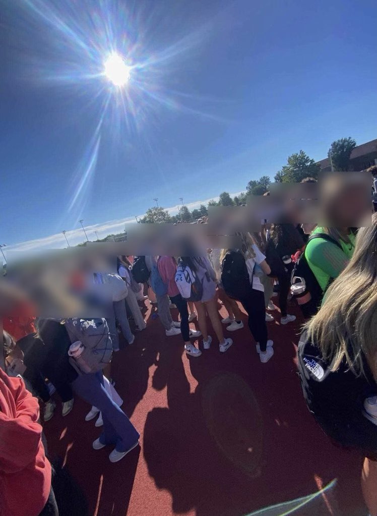 _vickiflannery's tweet photo. Students today from @PerkValleyHS exercised their first amendment rights walking out to support women’s rights &amp; protecting girls. Very proud of this student body right now with an estimated 400 coming together for this noble cause. @Moms4Liberty @againstgrmrs @libsoftiktok https://t.co/9AolhAHi5P