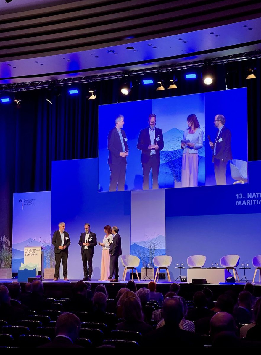 DJanecek's tweet photo. 13. Nationale Maritime Konferenz in Bremen ist erfolgreich zu Ende gegangen. Wir haben den Bogen gespannt vom innovativen Schiffbau, moderner Meerestechnik bis zur Ausbildungsoffensive. Danke an alle, die zum Gelingen dieser sehr dynamischen Veranstaltung beigetragen haben! 🛳️⚓️ https://t.co/o9V3bvWsTO